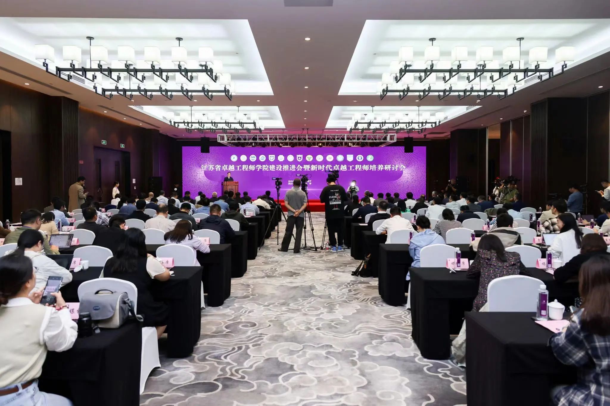 1729214302220064943.jpg 8611981ba7ef781a846ac06124f5fe96.jpg