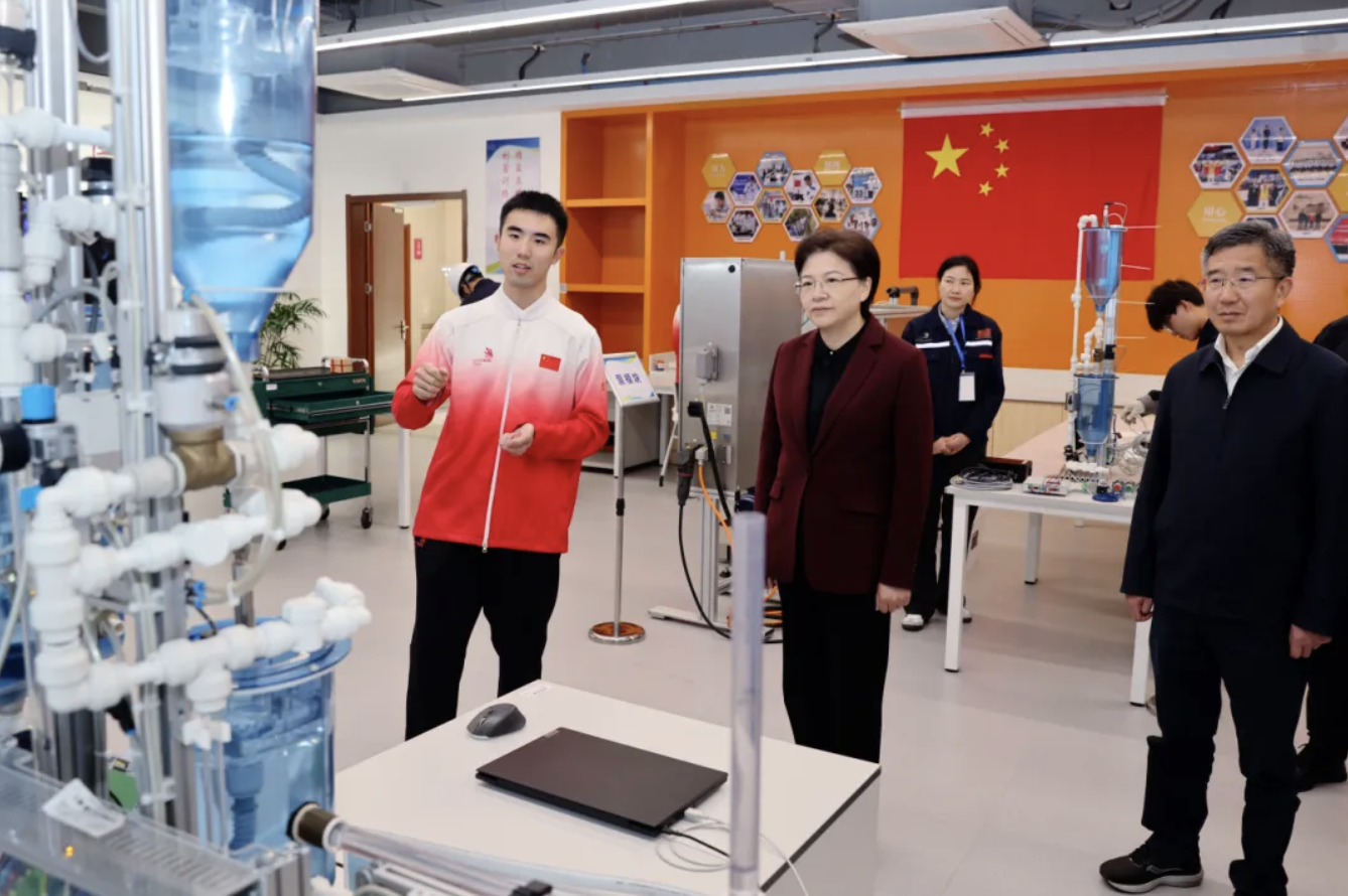 1731395563593000840.png image.png